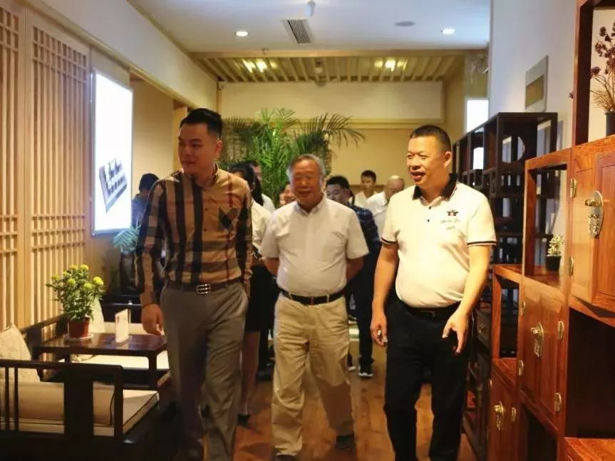 中國國際茶文化研究會(huì)主辦浙茶企赴陜西考察活動(dòng)，參觀漢唐西安旗艦店插圖1